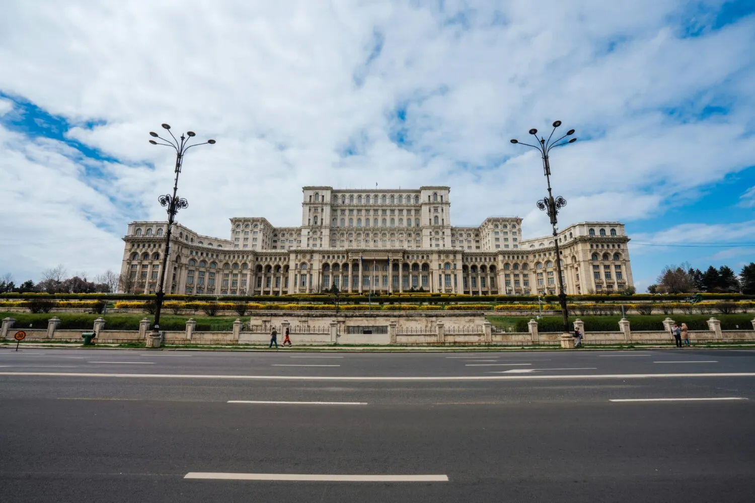 TODO: тимчасове фото. Палац Парламенту в Бухаресті